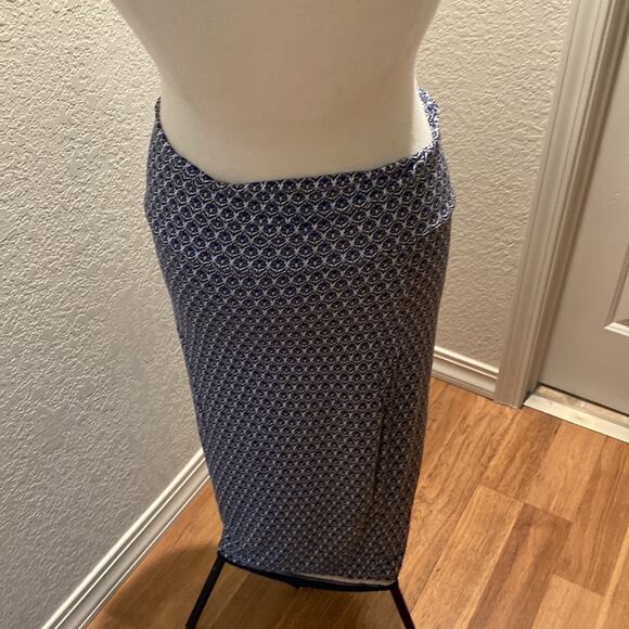 Max Studio Women’s Floral Maxi Pencil Skirt EUC Sz M Stretchy Rayon Lined - Picture 4 of 11